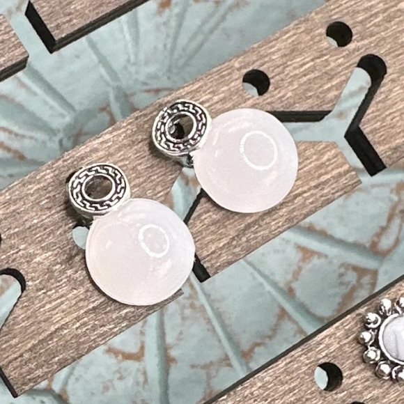 Milky white jade and silver chunky stud earrings/Kawaii/pastel/bohemian - Picture 1 of 6